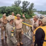 Continúa la búsqueda del adolescente que cayó en un canal de drenaje en la capital cruceña