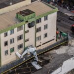 Dos muertos y tres heridos al estrellarse una avioneta contra un edificio en Brasil