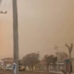 Intensas ráfagas de viento generan alarma en la población de Uyuni